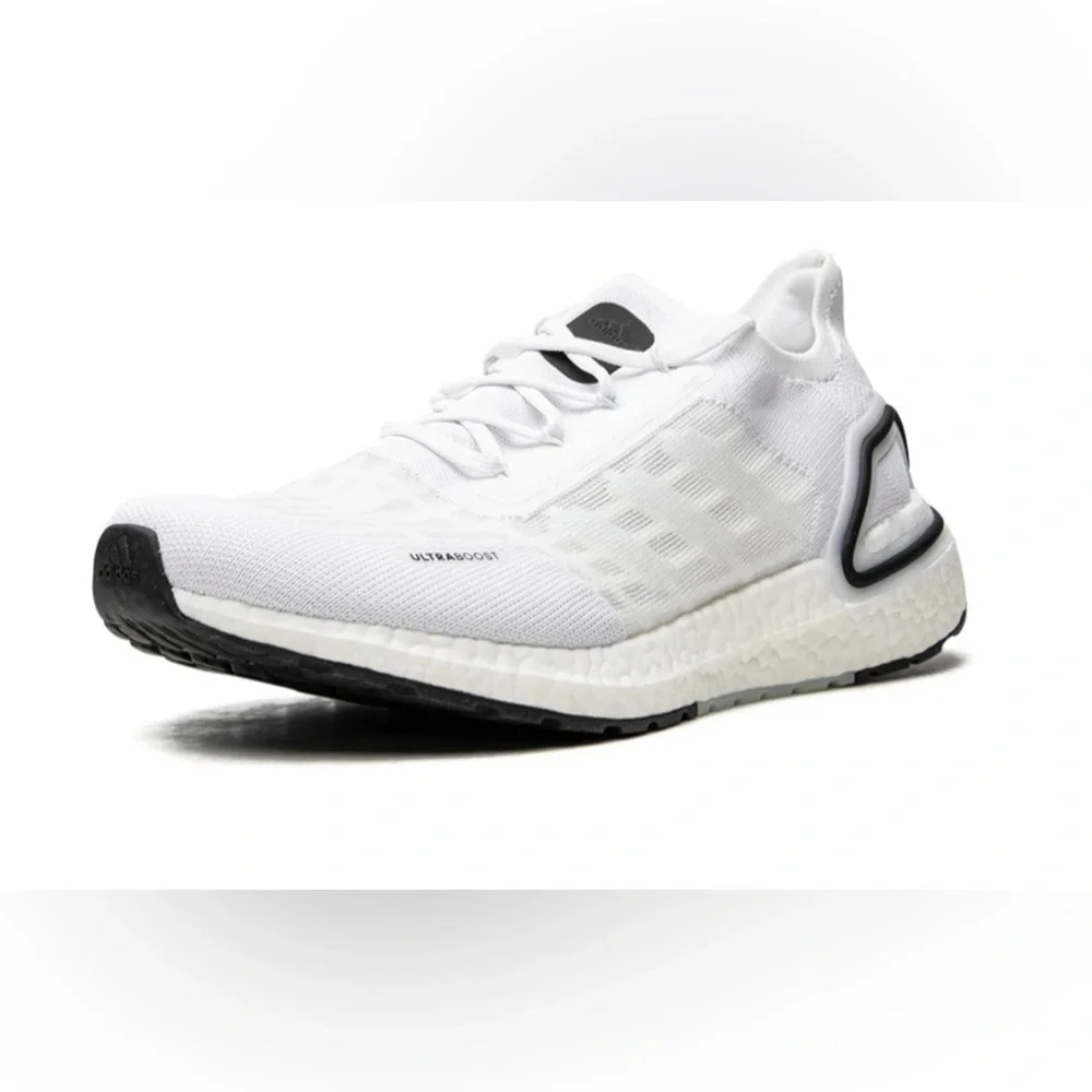 NWT Adidas Women’s 5.5/Youth 4 Ultraboost Sneaker